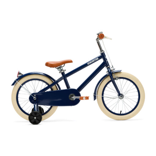 De Generation Retro 16 inch Blauw – Kinderfiets is perfect voor 4-6 jarigen, met stijlvol design, veilige remmen, en comfort. Inclusief zijwieltjes, ideaal voor een veilige en plezierige fietservaring.