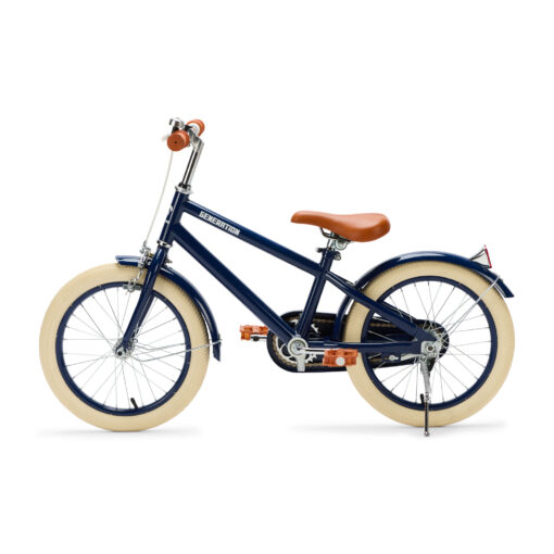 De Generation Retro 16 inch Blauw – Kinderfiets is perfect voor 4-6 jarigen, met stijlvol design, veilige remmen, en comfort. Inclusief zijwieltjes, ideaal voor een veilige en plezierige fietservaring.