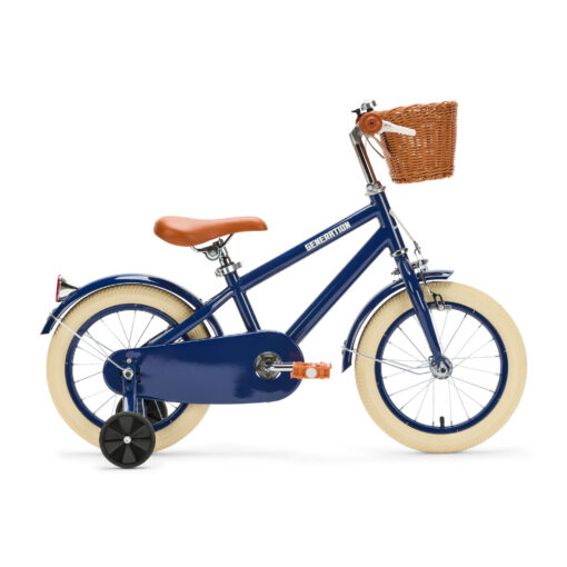 De Generation Retro 14 inch Blauw – Kinderfiets met mandje is perfect voor 3-5 jarigen, met stijlvol design, veilige remmen, en comfort. Inclusief zijwieltjes, ideaal voor een veilige en plezierige fietservaring.