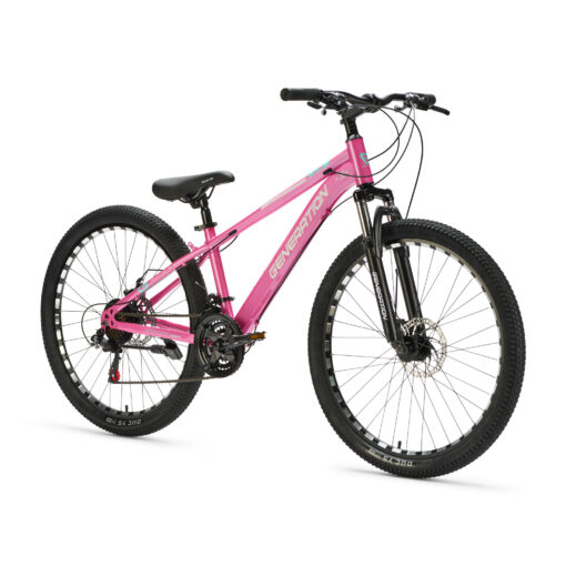 De Generation M-760 Mountainbike 26 inch – Roze is een stoere en robuuste fiets voor jonge avonturiers vanaf 9 jaar. Met 21 versnellingen, schijfremmen en een geveerde voorvork is deze mountainbike perfect voor ritten op zowel de weg als ruig terrein. Het sterke stalen frame en het sportieve blauwe design zorgen voor veiligheid, comfort en een coole uitstraling.