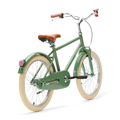 De Generation Pure 20 inch Groen is een klassieke jongensfiets voor kinderen van 6 tot 8 jaar. Met stevig frame, comfortabele zithouding en verstelbaar zadel is dit model ideaal voor school, speelafspraakjes en dagelijks fietsplezier. Ook verkrijgbaar in blauw en rood.