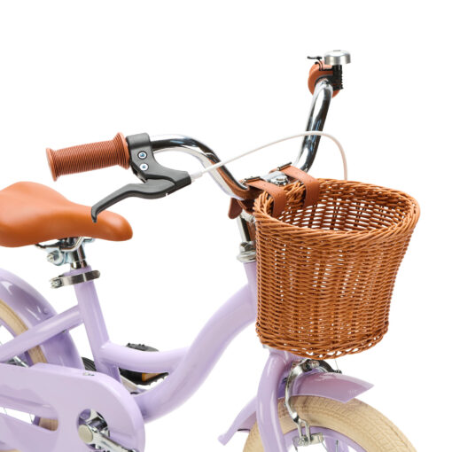 De Generation Blanco 12 inch lila kinderfiets met mandje is de perfecte eerste fiets voor kinderen van 2 tot 4 jaar. Veilig en stabiel dankzij zijwieltjes, terugtraprem en handrem, met een stevig frame en een handig mandje voorop.