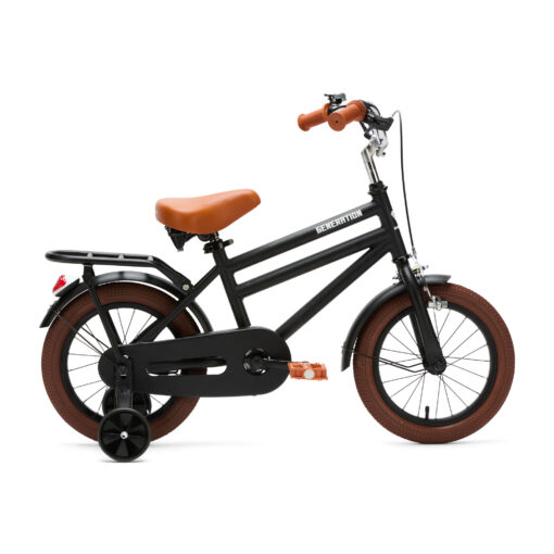 De Generation City 14 inch matzwart is een lichte en stabiele kinderfiets met zijwieltjes. Perfect voor jonge kinderen die leren fietsen, met een minimale zadelhoogte van 50 cm en een stoer design.
