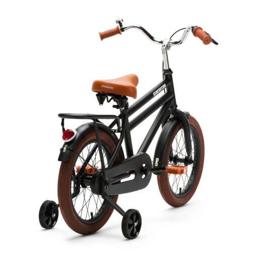 De Generation City 16 inch matzwart is een stevige en lichte kinderfiets met zijwieltjes en standaard. Ideaal voor kinderen die al kunnen fietsen, met een minimale zadelhoogte van 56 cm.