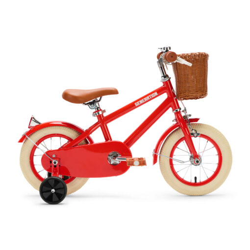 Stoere rode retro kinderfiets van 12 inch met mandje, zijwieltjes, handrem en terugtraprem. Ideaal voor kinderen van 2 tot 4 jaar die veilig willen leren fietsen in stijl.