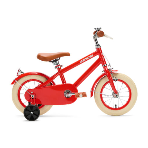 Stoere rode retro kinderfiets van 12 inch met zijwieltjes, handrem en terugtraprem. Ideaal voor kinderen van 2 tot 4 jaar die veilig willen leren fietsen in stijl.