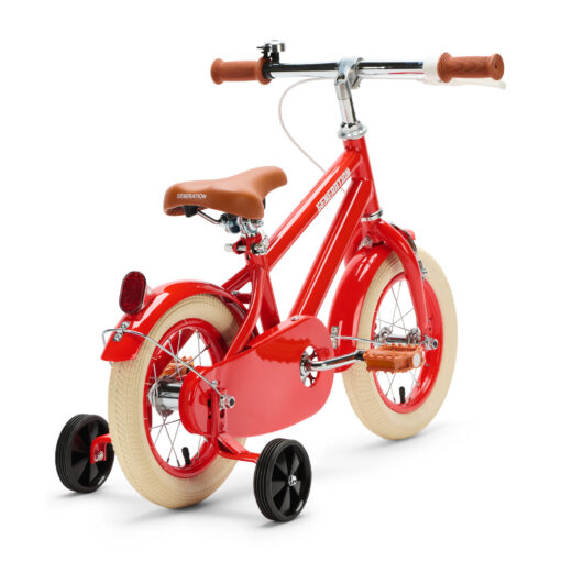 Stoere rode retro kinderfiets van 12 inch met zijwieltjes, handrem en terugtraprem. Ideaal voor kinderen van 2 tot 4 jaar die veilig willen leren fietsen in stijl.