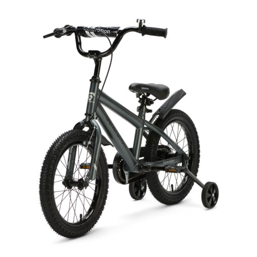 De Generation Sport 16 inch Grijs is een stoere kinderfiets voor kinderen van ongeveer 4 tot 6 jaar. Met afneembare zijwieltjes, terugtraprem, standaard, fietsbel, spatborden en een gesloten kettingkast is deze fiets ideaal om te leren fietsen. Het sportieve grijs-zwarte design en de brede zwarte banden zorgen voor een moderne uitstraling. De fiets heeft een framemaat van 26 cm en een minimale zadelhoogte van 53 cm.